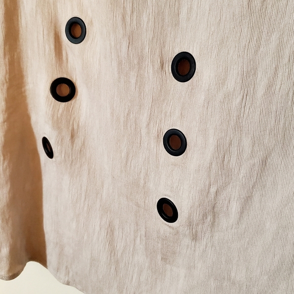 Zara Beige blouse with grommet hardware - Picture 3 of 3
